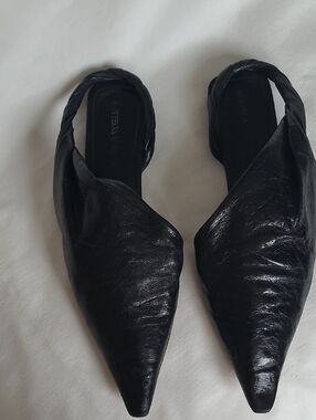 Bottega Veneta Black Pointed Leather Slingback Mules